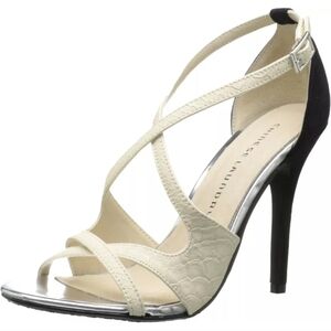 NWT Chinese Laundry Nude/Black Embossed Jawbreaker Sandals 9.5